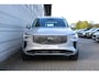Volvo XC90 T8 Automaat Plug-in hybrid AWD Ultra Bright | Trekhaak | Luchtvering | Panoramadak | Verwarmbare voorstoelen en achterbank | Premium audio by Harman Kardon | Head-up display | Elektrisch verstelbare voorstoelen met geheugen
