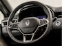 Renault Clio 1.6 E-Tech Full Hybrid 145 Alpine 143Pk Automaat (APPLE CARPLAY, GROOT NAVI, ALPINE AUDIO, LEDER, CAMERA, KEYLESS, SFEERVERLICHTING, PARELMOER, GETINT GLAS, ZWART HEMEL, NIEUWSTAAT)