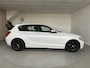 BMW 1-Serie 116i Upgrade Edition Airco, Navigatie, LMV