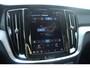 Volvo V60 T6 350PK Plug-in hybrid AWD Essential Bright | Adaptive Cruise & Pilot Assist | Moritz Lederen Comfortstoelen | 18" Velgen | Stoelverwarming voor & achter | Stuurverwarming | Parkeercamera | Google Services |