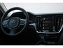 Volvo V60 T6 350PK Plug-in hybrid AWD Essential Bright | Adaptive Cruise & Pilot Assist | Moritz Lederen Comfortstoelen | 18" Velgen | Stoelverwarming voor & achter | Stuurverwarming | Parkeercamera | Google Services |