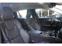 Volvo V60 T6 350PK Plug-in hybrid AWD Essential Bright | Adaptive Cruise & Pilot Assist | Moritz Lederen Comfortstoelen | 18" Velgen | Stoelverwarming voor & achter | Stuurverwarming | Parkeercamera | Google Services |