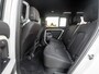 Land Rover Defender 110 P400e 110 | Black Pack | Luchtvering | 22'' Gloss Black | Stuurwielverwarming | Rode Remklauwen