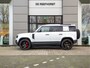 Land Rover Defender 110 P400e 110 | Black Pack | Luchtvering | 22'' Gloss Black | Stuurwielverwarming | Rode Remklauwen