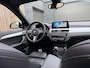 BMW X1 xDrive25e M-sport Automaat | Panoramadak | Leren bekleding | LED verlichting | Stoel en Stuurwielverwarming | Trekhaak afneembaar | Head-up display | Elektrisch verstelbare stoelen | Harman/kardon HiFi | Achteruitrijcamera