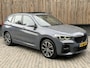 BMW X1 xDrive25e M-sport Automaat | Panoramadak | Leren bekleding | LED verlichting | Stoel en Stuurwielverwarming | Trekhaak afneembaar | Head-up display | Elektrisch verstelbare stoelen | Harman/kardon HiFi | Achteruitrijcamera