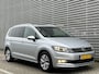 Volkswagen Touran 1.4 TSI Highline / Navigatie / Camera / Parkeersensoren V+A / Zwenkbare trekhaak / Climate controle /