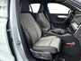 Volvo XC40 B4 Plus Dark | Parkeercamera | Stoel- en Stuurverwarming | Harman Kardon | Trekhaak