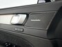 Volvo XC40 B4 Plus Dark | Parkeercamera | Stoel- en Stuurverwarming | Harman Kardon | Trekhaak