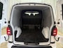 Volkswagen Transporter 2.0 TDI L2H1 DC Highline *LED* Leder / Adapt. Cruise / Carplay / Camera / Trekhaak / Navigatie / 19'' LMV / Org.NL!