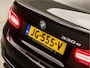 BMW 3-Serie 330e Executive Sportline 252Pk Automaat (GROOT NAVI, CLIMATE, LEDEREN SPORTSTOELEN, PARKEERSENSOREN, LED KOPLAMPEN, CRUISE, NIEUWE APK, NIEUWSTAAT)