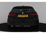 BMW 1-Serie 118i Executive Edition (TREKHAAK, DIGITALE COCKPIT, CAMERA, SFEERVERLICHTING, PARKEERSENSOREN, DEALER ONDERHOUDEN)
