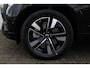 Volvo XC60 2.0 T6 Plug-in hybrid AWD Core | Visual park assist | Verwarmbare voorstoelen | Extra getint glas achter | Verwarmbare buitenste zitplaatsen tweede zitrij | Stuurverwarming | Premium Audio by Harman Kardon | Pilot Assist | 19" 5-Dubbel spaaks glanzend zwart Diamond Cut | Blind spot | Adaptive cruise control |