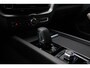 Volvo XC60 2.0 T6 Plug-in hybrid AWD Core | Visual park assist | Verwarmbare voorstoelen | Extra getint glas achter | Verwarmbare buitenste zitplaatsen tweede zitrij | Stuurverwarming | Premium Audio by Harman Kardon | Pilot Assist | 19" 5-Dubbel spaaks glanzend zwart Diamond Cut | Blind spot | Adaptive cruise control |