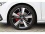Volkswagen Golf 2.0 TDI GTD | PANO | DODE HOEK | SFEERVERLICHTING | CAMERA | STOELVERW | CARPLAY |