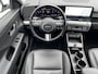 Hyundai Kona Electric Premium 65.4 kWh Automaat / Dealer onderhouden / NL auto / Leder / Afneembare trekhaak 750 kg / Stoelventilatie / Stuur-, stoel- en achterbankverwarming / 19" LM wielen /