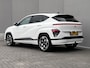 Hyundai Kona Electric Premium 65.4 kWh Automaat / Dealer onderhouden / NL auto / Leder / Afneembare trekhaak 750 kg / Stoelventilatie / Stuur-, stoel- en achterbankverwarming / 19" LM wielen /