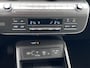 Hyundai Kona Electric Premium 65.4 kWh Automaat / Dealer onderhouden / NL auto / Leder / Afneembare trekhaak 750 kg / Stoelventilatie / Stuur-, stoel- en achterbankverwarming / 19" LM wielen /