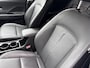 Hyundai Kona Electric Premium 65.4 kWh Automaat / Dealer onderhouden / NL auto / Leder / Afneembare trekhaak 750 kg / Stoelventilatie / Stuur-, stoel- en achterbankverwarming / 19" LM wielen /