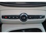 Volvo XC40 T4 Inscription - Panorama/schuifdak - Parkeercamera achter - Verwarmde voorstoelen - Parkeersensoren voor & achter - Elektr. bedienb. voorstoelen met geheugen links - Cruise control - Extra getint glas - 19' LMV
