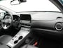 Hyundai Kona Electric EV Premium 64 kWh | Vaste trekhaak | Navigatie | Lederen bekleding | Electr.voorstoelen | Apple Carplay | Parkeersensoren voor en achter |