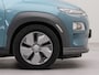 Hyundai Kona Electric EV Premium 64 kWh | Vaste trekhaak | Navigatie | Lederen bekleding | Electr.voorstoelen | Apple Carplay | Parkeersensoren voor en achter |