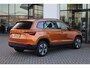 Skoda Karoq 1.0 TSI Business Edition 110PK / 81kW, Full Led, 17" LMV, bicolour, sunset privacy, elektrische achterklep, achteruitrijcamera, navigatie, vrijgeschakeld digital cockpit, multifunctioneel lederen stuurwiel, sport comfort stoelen, Apple Carplay / Android Auto, adaptieve cruise control (acc), spiegel pakket, 2-zone climatronic, parkeersensoren voor en achter (pdc). keyless start & entry