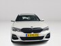 BMW 3-Serie Touring 330e Business Edition Plus | Panoramadak | 360° camera | Stoel- en Stuurverwarming | Harman Kardon | Head-up Display