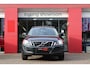 Volvo XC60 2.0 T5 Kinetic | Origineel NL | Camera | ACC | Trekhaak | Blis | Navigatie |