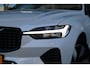 Volvo XC60 2.0 T6 Plug-in hybrid AWD Ultimate Dark | Schuif-/ kanteldak| Head-up display| Harman Kardon audiosysteem| Stoelverwarming voor + achter| Stuurwielverwarming| Semi- elektrisch inklapbare trekhaak|