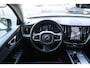 Volvo XC60 2.0 T6 Plug-in hybrid AWD Ultimate Dark | Schuif-/ kanteldak| Head-up display| Harman Kardon audiosysteem| Stoelverwarming voor + achter| Stuurwielverwarming| Semi- elektrisch inklapbare trekhaak|