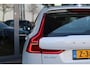 Volvo XC60 2.0 T6 Plug-in hybrid AWD Ultimate Dark | Schuif-/ kanteldak| Head-up display| Harman Kardon audiosysteem| Stoelverwarming voor + achter| Stuurwielverwarming| Semi- elektrisch inklapbare trekhaak|