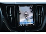Volvo XC60 2.0 T6 Plug-in hybrid AWD Ultimate Dark | Schuif-/ kanteldak| Head-up display| Harman Kardon audiosysteem| Stoelverwarming voor + achter| Stuurwielverwarming| Semi- elektrisch inklapbare trekhaak|