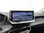 Peugeot 208 Allure 100pk | Navigatie | Climate Control | Cruise Control | Parkeersensoren v+a | Armsteun | Digitaal instrumentenpaneel | Draadloze Apple Carplay / Android Auto | DAB+ radio | Led koplampen | All seasonbanden | Donker getint glas | 16" lichtmetalen velgen |