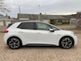 Volkswagen ID.3 First Plus 58 kWh - Airco ecc - Apple carplay/android - Stoelverwarming - Camera - Trekhaak - L.m velgen - Pdc v+a