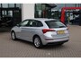 Skoda Scala 1.0 TSI Ambition 110PK / 81kW, Dealer onderhouden, achteruitrijcamera (rear view), parkeersensoren achter, elektrisch verstel-, verwarm- en inklapbare buitenspiegels, adaptieve cruise control (ACC), licht- en regensensor, Apple Carplay & Android Auto, airco, multifunctioneel lederen stuurwiel etc.