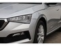 Skoda Scala 1.0 TSI Ambition 110PK / 81kW, Dealer onderhouden, achteruitrijcamera (rear view), parkeersensoren achter, elektrisch verstel-, verwarm- en inklapbare buitenspiegels, adaptieve cruise control (ACC), licht- en regensensor, Apple Carplay & Android Auto, airco, multifunctioneel lederen stuurwiel etc.