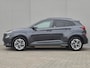 Hyundai Kona Electric EV Comfort Smart 64 kWh Automaat / Accu SOH 98% / Dealer onderhouden / WLTP bereik 484 km bereik stad 660 km / Fabrieksgarantie tot 08-2026 / Stuur-, en Stoel verwarming / Achteruitrijcamera / Apple Carplay Android Auto / Warmtepomp /