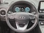 Hyundai Kona Electric EV Comfort Smart 64 kWh Automaat / Accu SOH 98% / Dealer onderhouden / WLTP bereik 484 km bereik stad 660 km / Fabrieksgarantie tot 08-2026 / Stuur-, en Stoel verwarming / Achteruitrijcamera / Apple Carplay Android Auto / Warmtepomp /