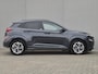 Hyundai Kona Electric EV Comfort Smart 64 kWh Automaat / Accu SOH 98% / Dealer onderhouden / WLTP bereik 484 km bereik stad 660 km / Fabrieksgarantie tot 08-2026 / Stuur-, en Stoel verwarming / Achteruitrijcamera / Apple Carplay Android Auto / Warmtepomp /