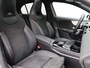 Mercedes-Benz A-klasse 180 AMG-line | Sfeerverlichting | Panoramadak | NAP