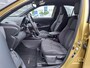 Toyota Yaris Cross 1.5 HYBRID ADVENTURE TREEPLANKEN STUUR/STOELVERWARMING EL-ACHTERKLEP PARK-SENSOREN 18"LM-VELGEN LED-PAKKET