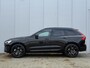 Volvo XC60 2.0 T6 Plug-in hybrid AWD Plus Black Edition | Sportstoelen | Harman Kardon audio | Elektrisch bedienbaar panoramadak | 21 inch Lichtmetalen velgen | Getint glas | Elektrisch verstel- en verwarmbare voorstoelen