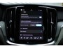 Volvo V60 B4 Mild Hybrid Essential Edition | BLIS Dodehoekdetectie | Adaptieve Cruise Control | Pilot Assist | Moritz Lederen Interieur Blond | High Performance Audio | Elektrisch Verstelbare Lendensteunen | Getint Glas Achter | Stoelverwarming | Stuurverwarming | Achterbankverwarming | 19 Inch Lichtmetalen Velgen | Volvo UX Infotainment | Google Services | Apple CarPlay | Android Auto