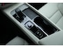 Volvo V60 B4 Mild Hybrid Essential Edition | BLIS Dodehoekdetectie | Adaptieve Cruise Control | Pilot Assist | Moritz Lederen Interieur Blond | High Performance Audio | Elektrisch Verstelbare Lendensteunen | Getint Glas Achter | Stoelverwarming | Stuurverwarming | Achterbankverwarming | 19 Inch Lichtmetalen Velgen | Volvo UX Infotainment | Google Services | Apple CarPlay | Android Auto