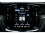 Volvo V60 B4 Mild Hybrid Essential Edition | BLIS Dodehoekdetectie | Adaptieve Cruise Control | Pilot Assist | Moritz Lederen Interieur Blond | High Performance Audio | Elektrisch Verstelbare Lendensteunen | Getint Glas Achter | Stoelverwarming | Stuurverwarming | Achterbankverwarming | 19 Inch Lichtmetalen Velgen | Volvo UX Infotainment | Google Services | Apple CarPlay | Android Auto