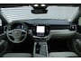 Volvo V60 B4 Mild Hybrid Essential Edition | BLIS Dodehoekdetectie | Adaptieve Cruise Control | Pilot Assist | Moritz Lederen Interieur Blond | High Performance Audio | Elektrisch Verstelbare Lendensteunen | Getint Glas Achter | Stoelverwarming | Stuurverwarming | Achterbankverwarming | 19 Inch Lichtmetalen Velgen | Volvo UX Infotainment | Google Services | Apple CarPlay | Android Auto