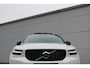 Volvo XC40 2.0 T5 AWD R-Design 248PK (Panoramadak Sportleder/Memory Navi 360Camera HarmanKardon Trekhaak Full-Led 20InchLMV PrIvacyGlass Pdc V+A)
