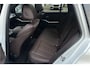 BMW 3-Serie Touring 330e M-Sport Pro | 19,5kWh | Panodak | Head-up | Memory | Trekhaak | 360° Camera | Fabrieksgarantie