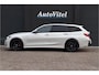 BMW 3-Serie Touring 330e M-Sport Pro | 19,5kWh | Panodak | Head-up | Memory | Trekhaak | 360° Camera | Fabrieksgarantie